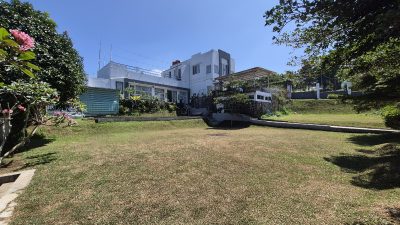 white hourse villa