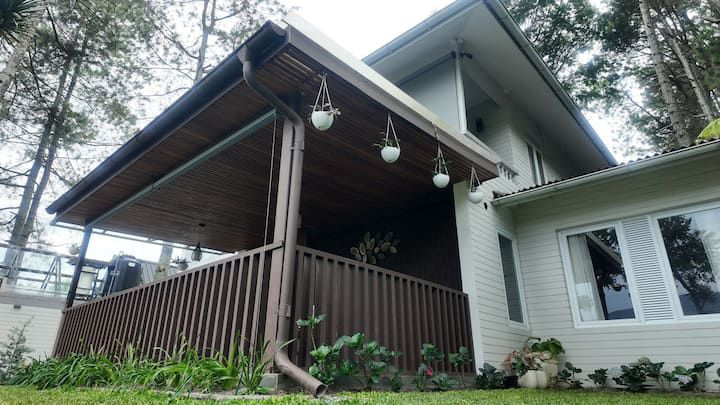 Apurpa Villa